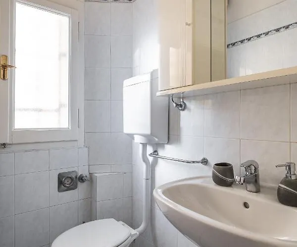 Comfort In The Heart Of Daire