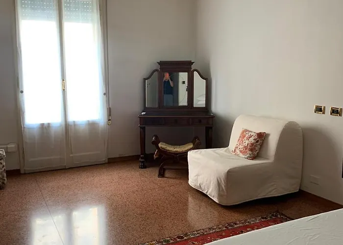 Comfort In The Heart Of بولونيا